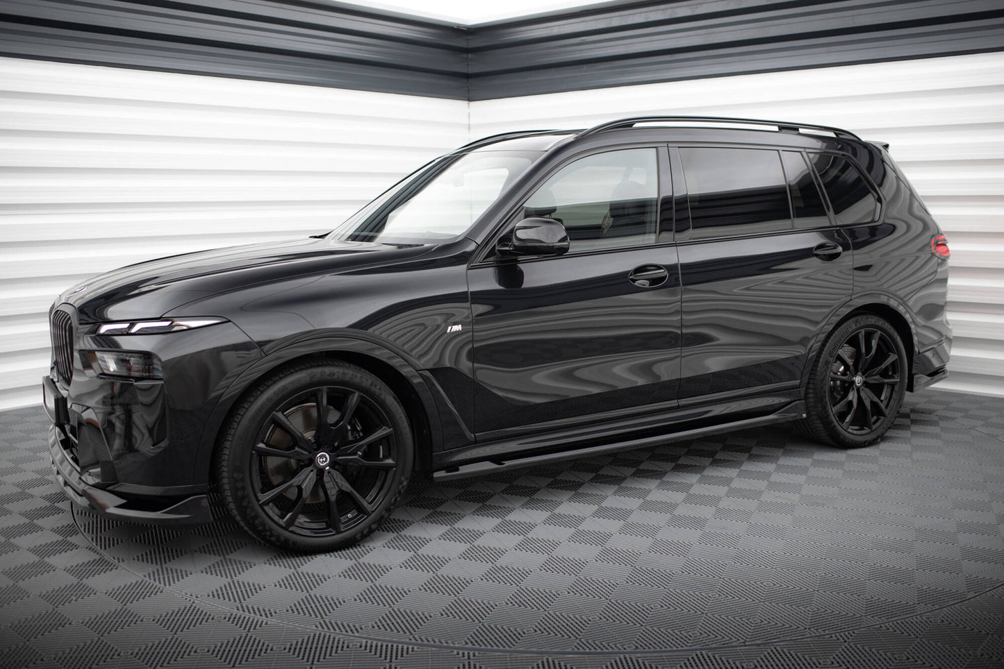 Maxton Seitenschweller Ansatz für BMW X7 M-Paket G07 Facelift schwarz Hochglanz