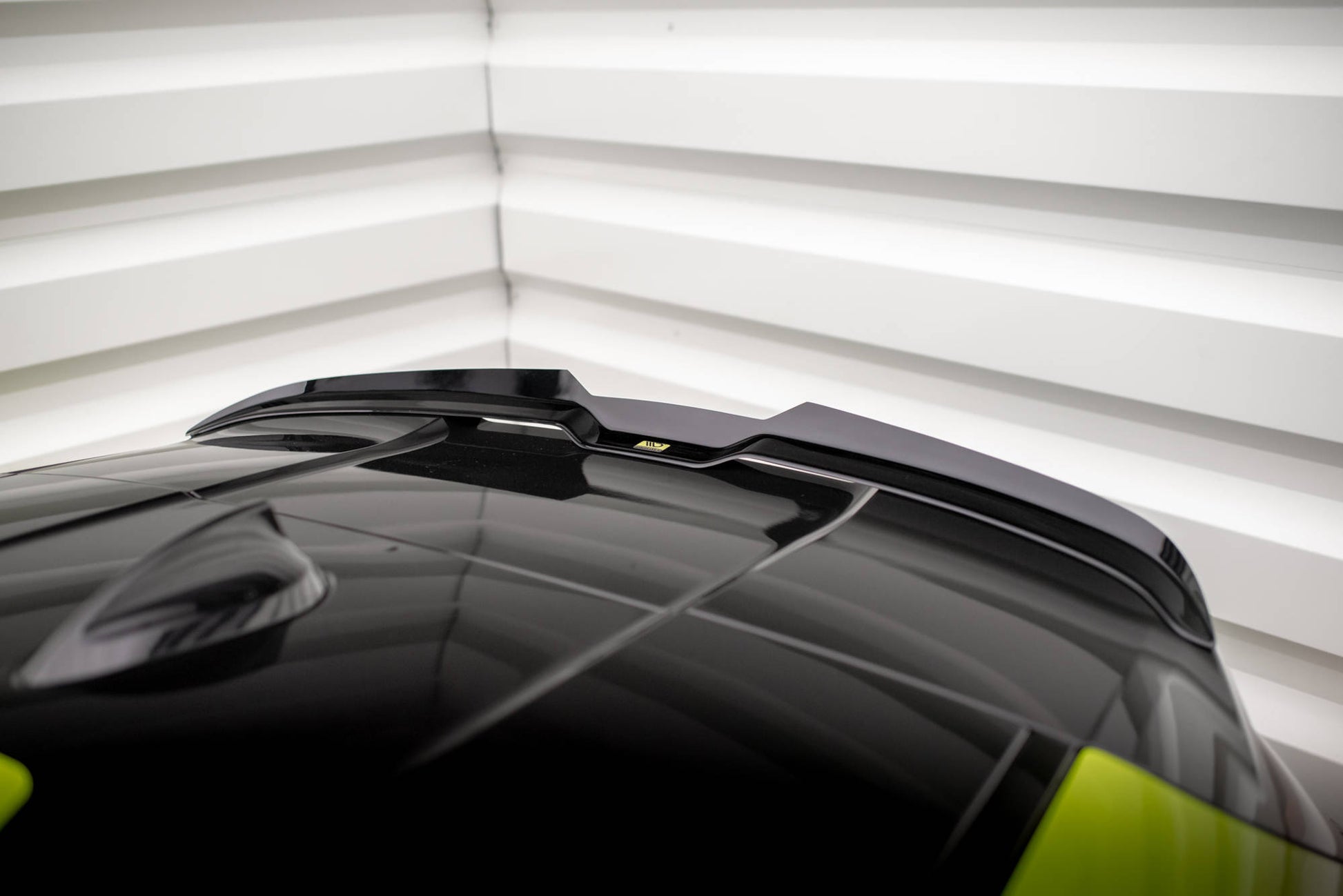 Maxton Spoiler CAP V.2 für BMW M135i F40 schwarz matt