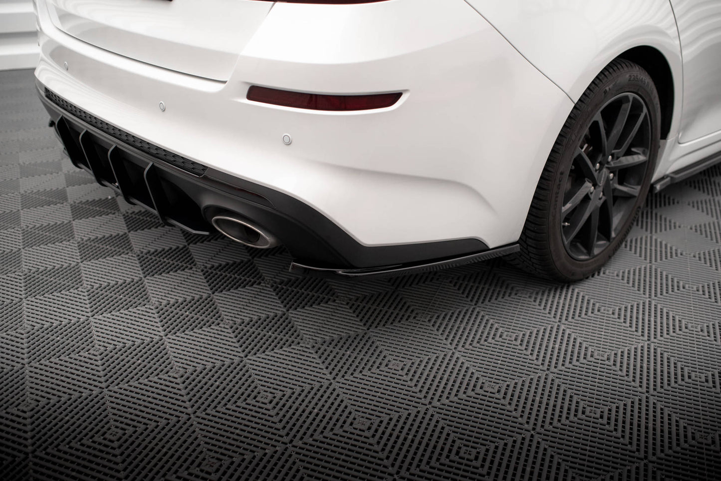 Maxton Heck Ansatz Flaps Diffusor V.2 für Kia Optima Mk4 Facelift schwarz Hochglanz
