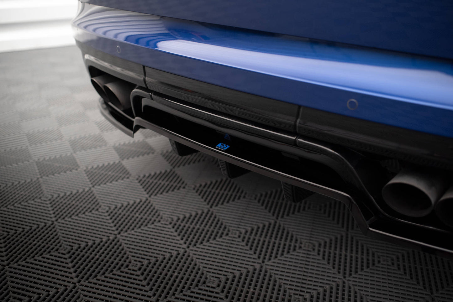 Maxton Mittlerer Diffusor Heck Ansatz DTM Look für Land Rover Range Rover Sport SVR Mk2 schwarz Hochglanz