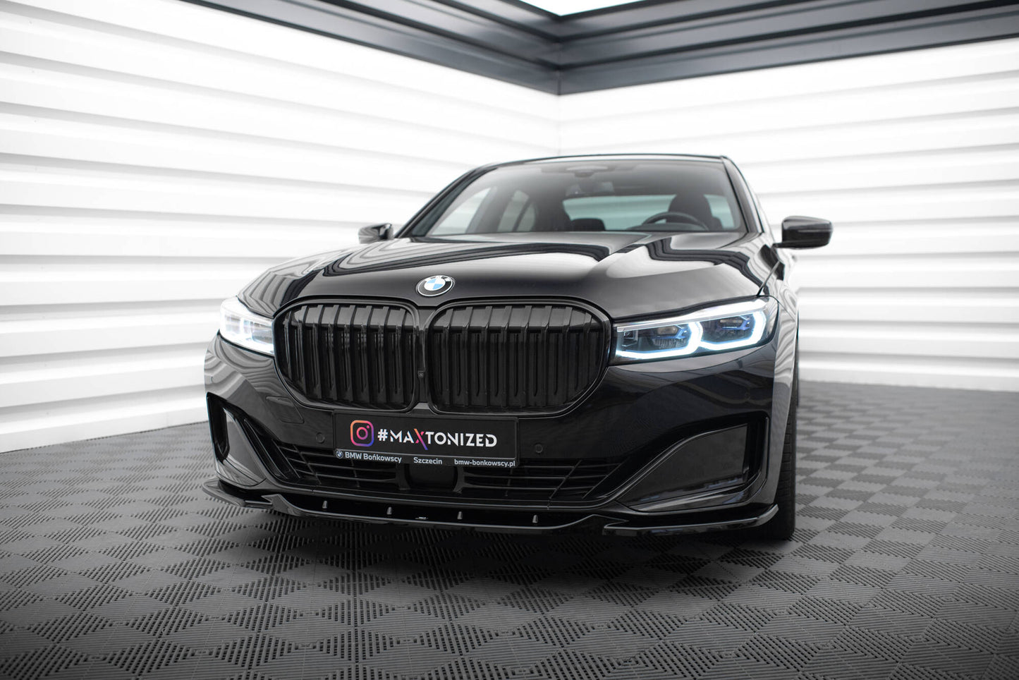Maxton Front Ansatz V.2 für BMW 7 G11 Facelift schwarz Hochglanz