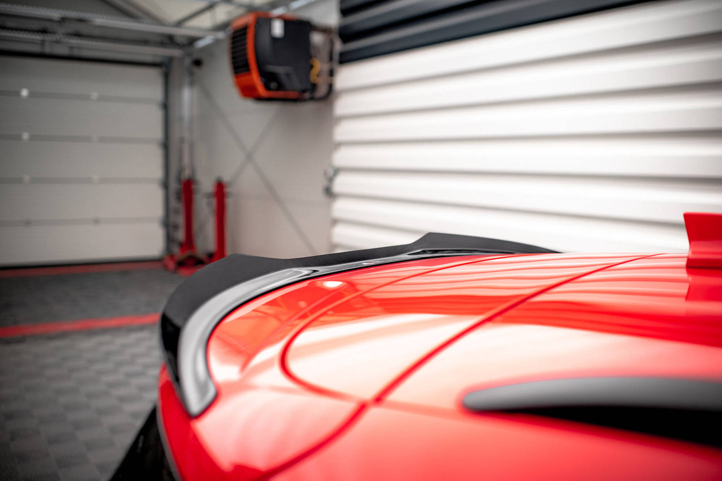 Maxton Spoiler CAP V.2 für Ford Focus Kombi ST-Line Mk4 schwarz Hochglanz