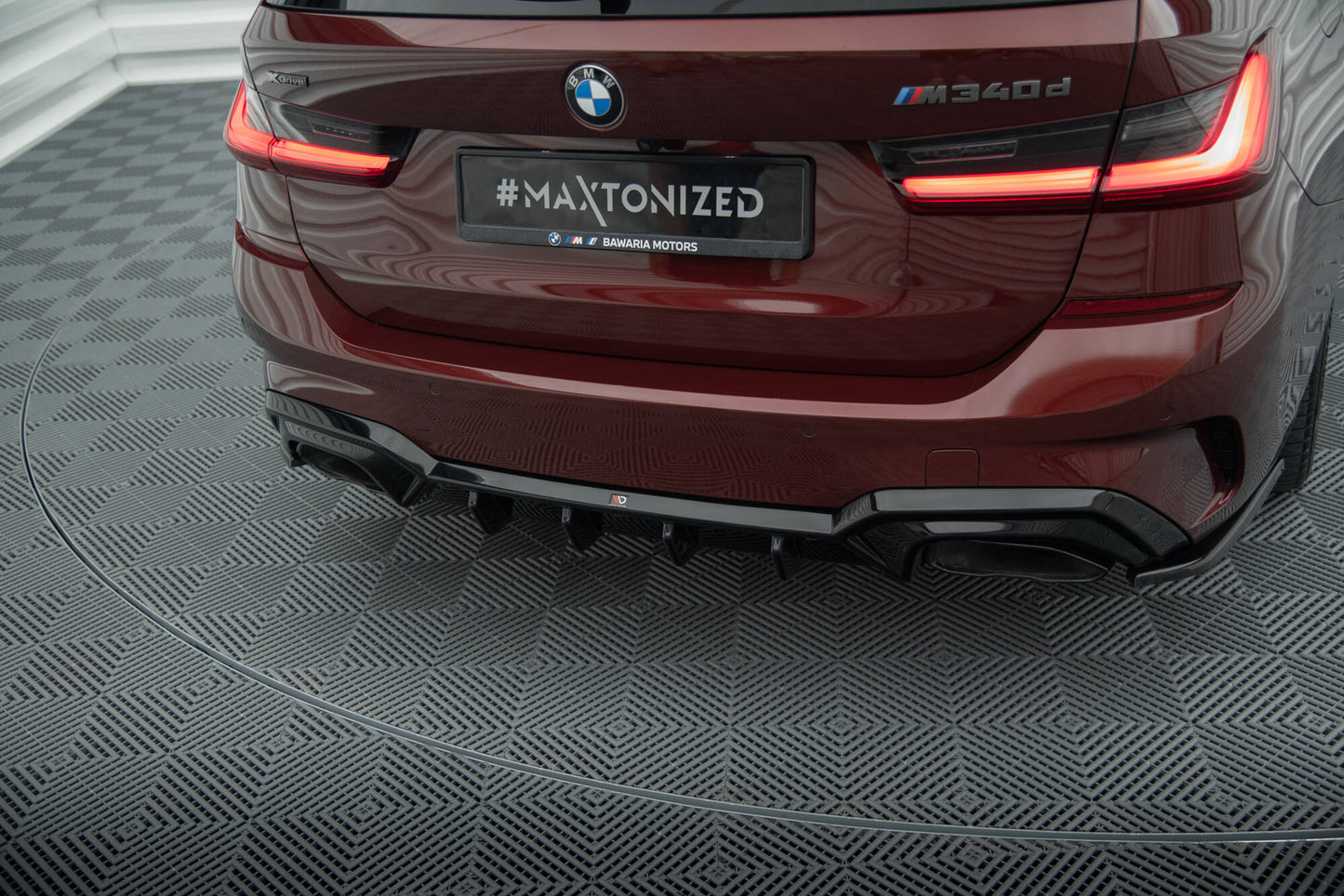 Maxton Diffusor Heck Ansatz für BMW M340i G20 / G21 (Passend für Fahrzeuge mit Anhängerkupplung) schwarz Hochglanz