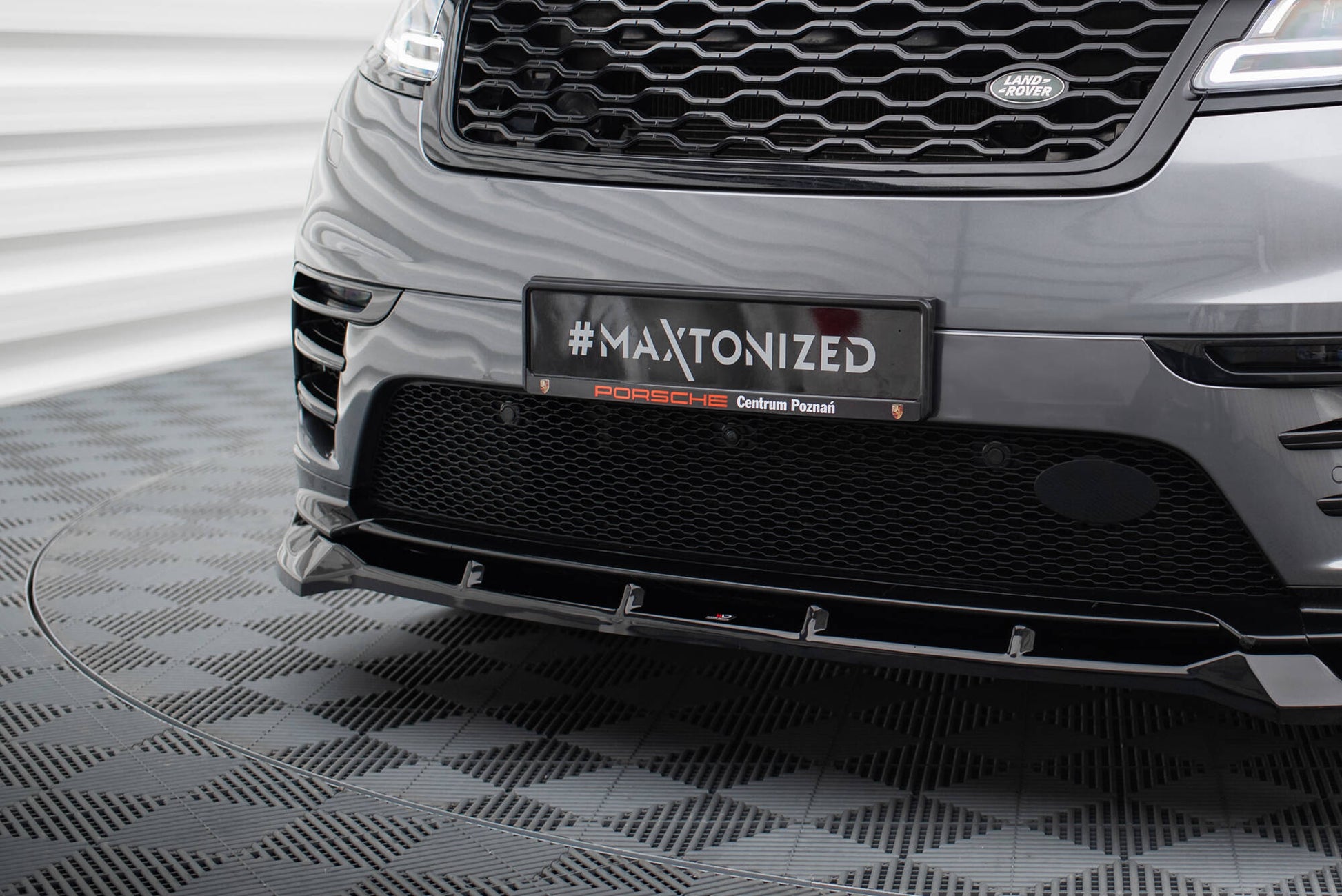 Maxton Front Ansatz für Land Rover Range Rover Velar R-Dynamic Mk1 schwarz Hochglanz