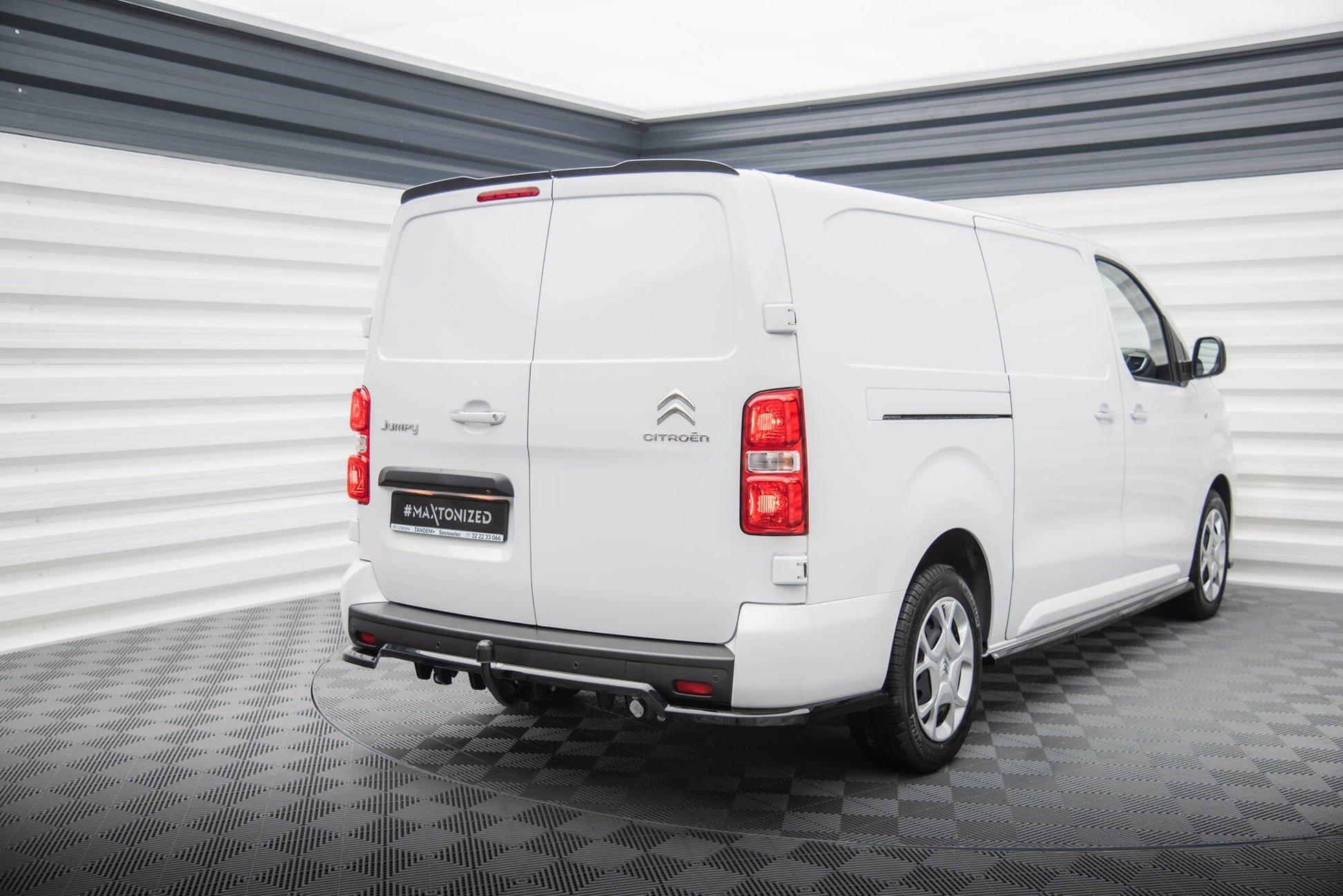 Maxton Spoiler CAP für Citroen Jumpy Mk3 schwarz Hochglanz