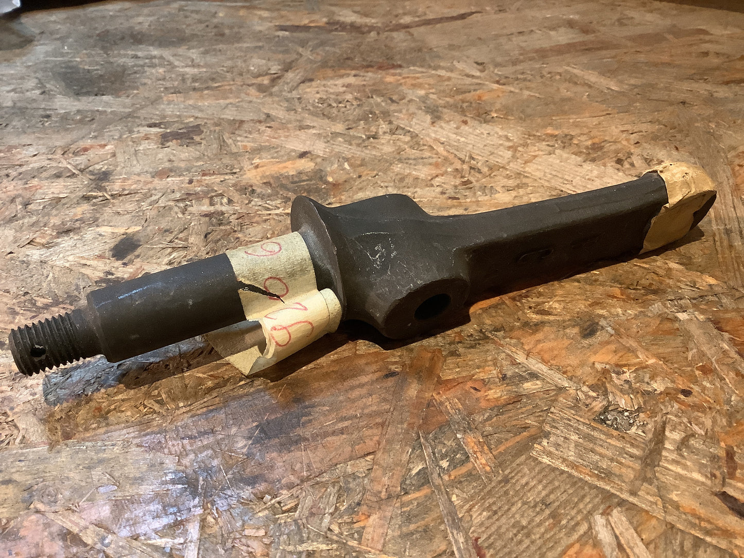 Opel Commodore, Rekord D Halter für Lenkzwischenhebel Original GM NEU
