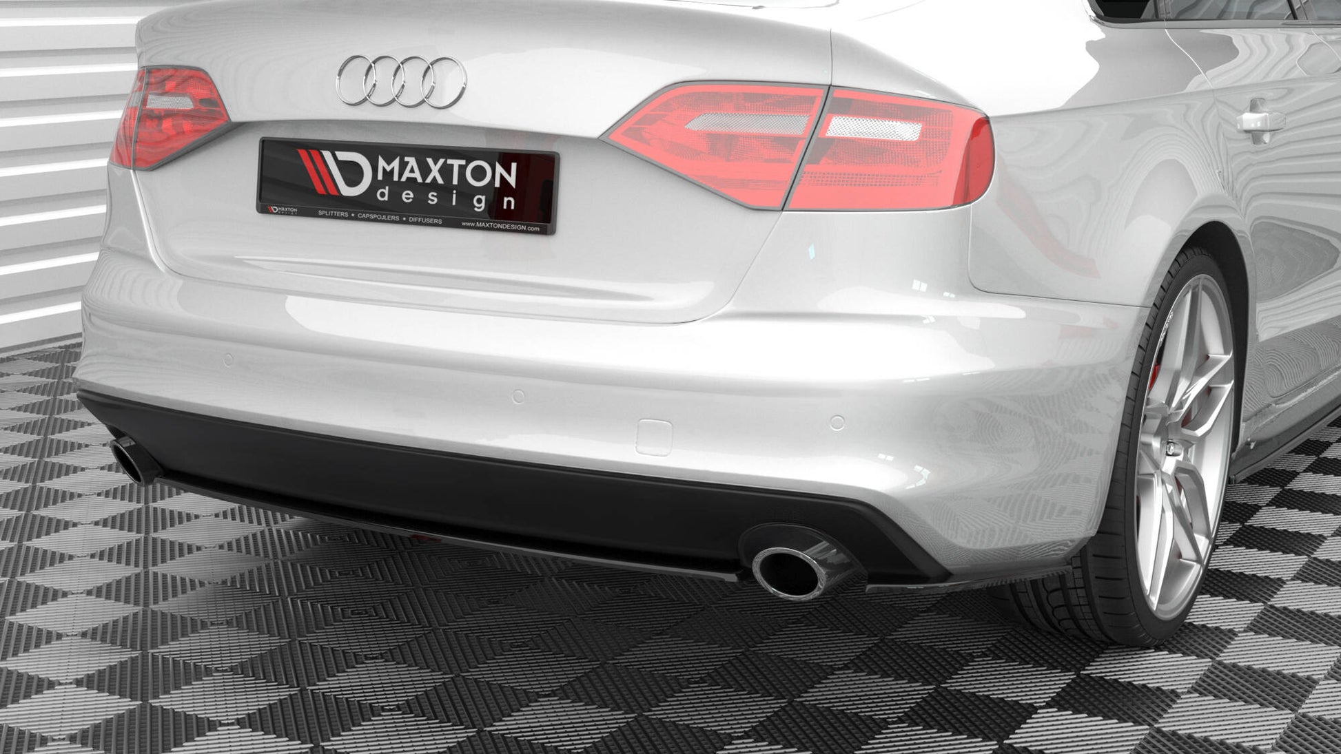 Maxton Mittlerer Diffusor Heck Ansatz für Audi A4 S-Line B8 Facelift schwarz Hochglanz