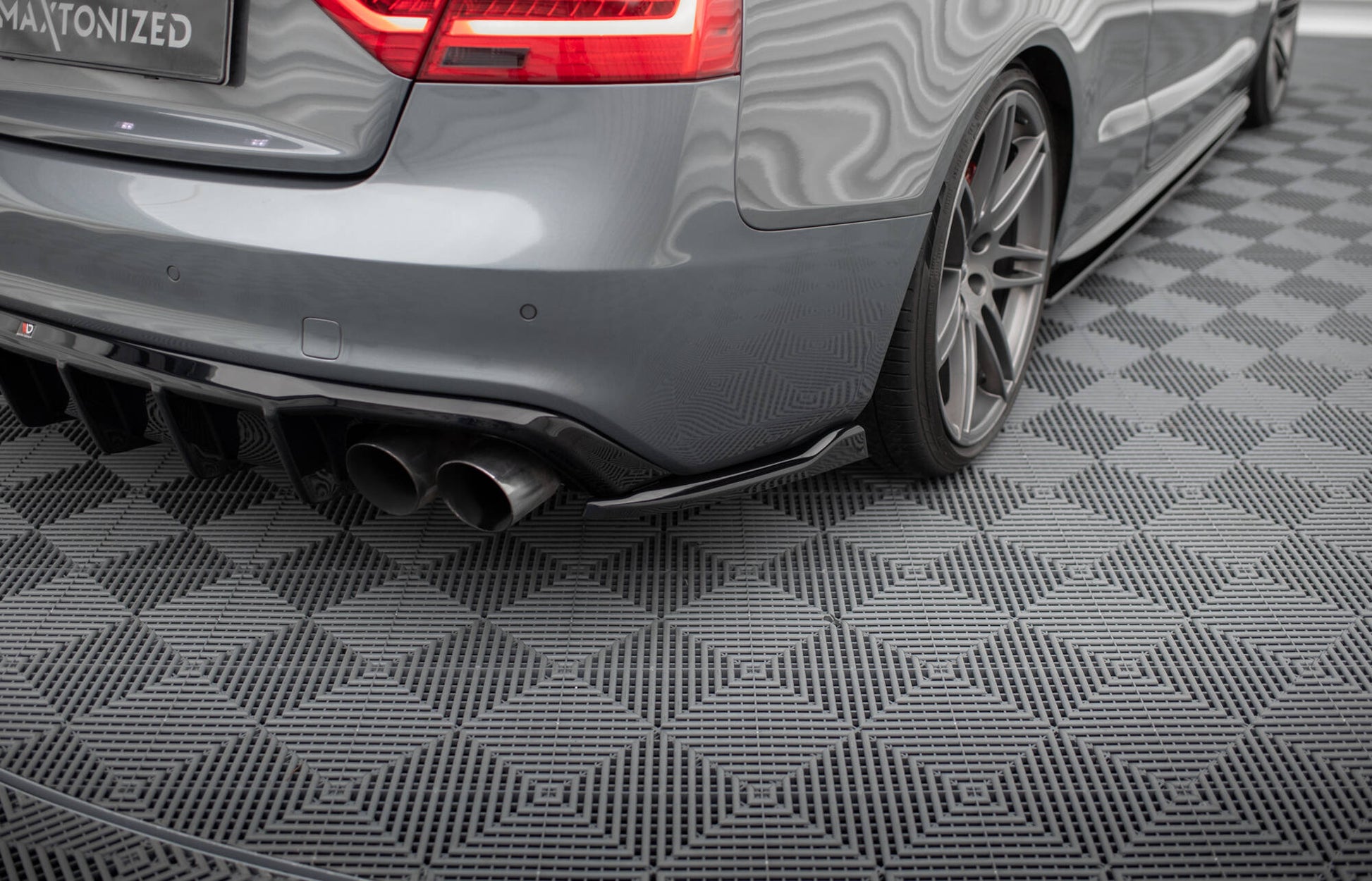 Maxton Heck Ansatz Flaps Diffusor V.2 für Audi S5 Coupe 8T Facelift schwarz Hochglanz