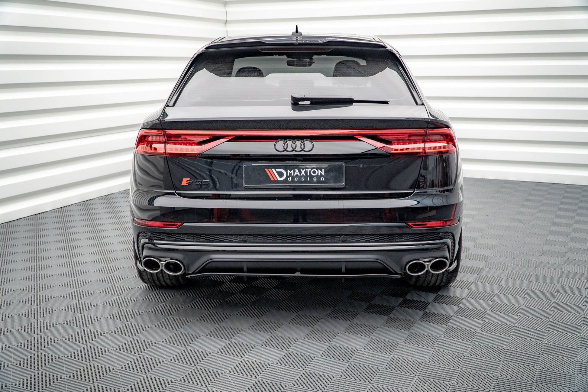 Maxton Mittlerer Diffusor Heck Ansatz DTM Look für Audi SQ8 Mk1 schwarz Hochglanz