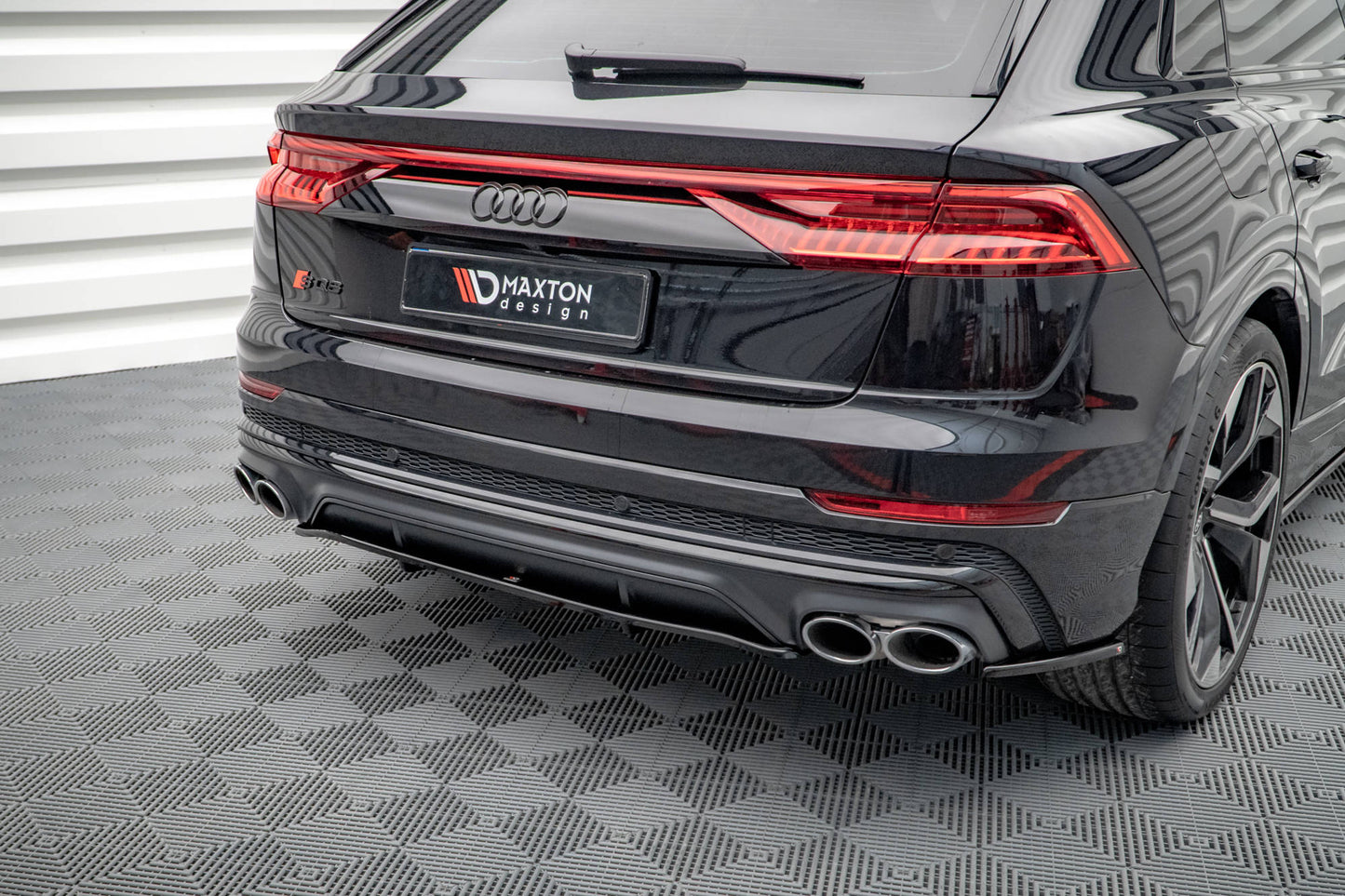 Maxton Mittlerer Diffusor Heck Ansatz DTM Look für Audi SQ8 Mk1 schwarz Hochglanz