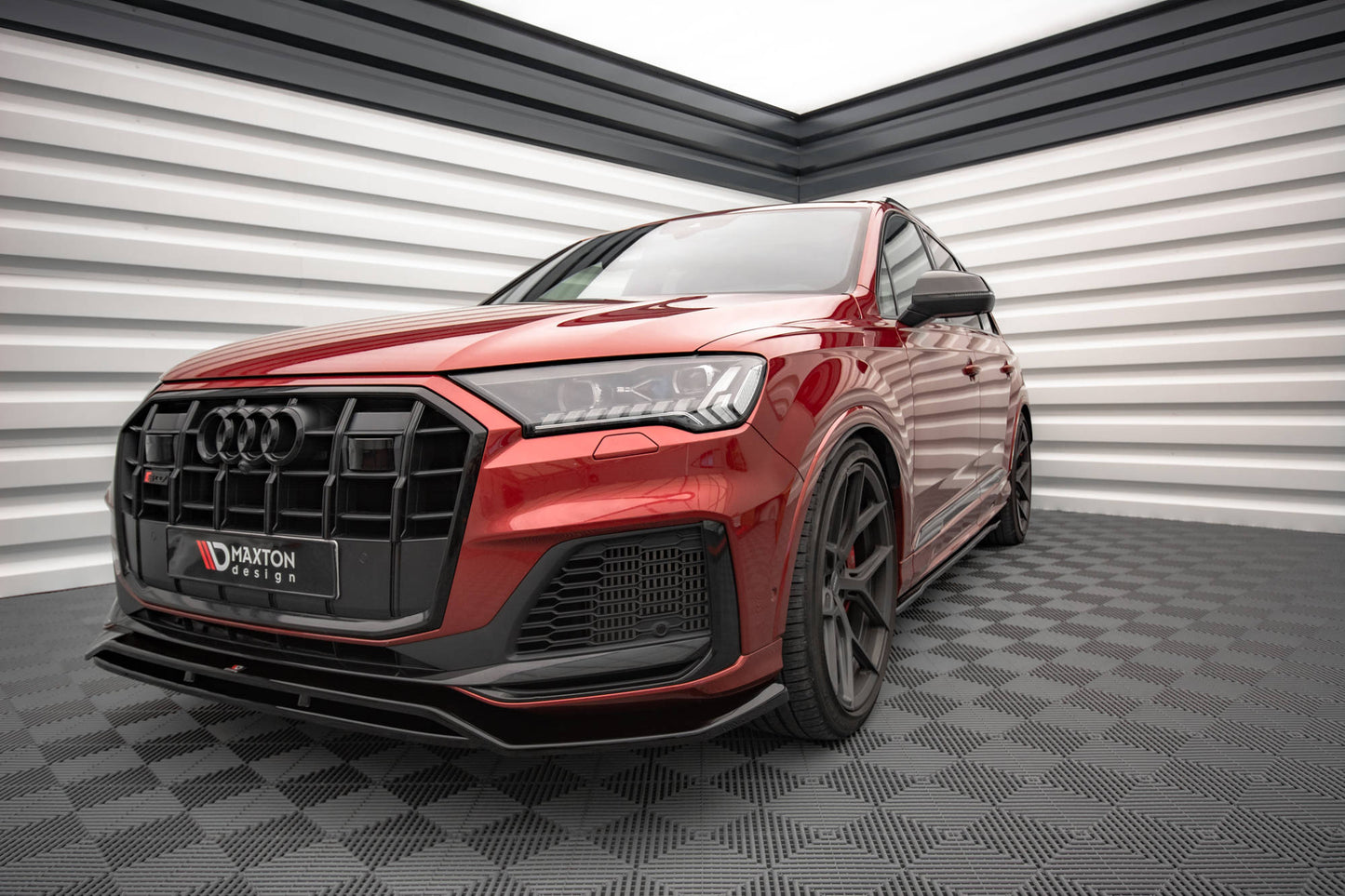 Maxton Front Ansatz für Audi SQ7 /Q7 S-Line Mk2 (4M) Facelift  schwarz Hochglanz
