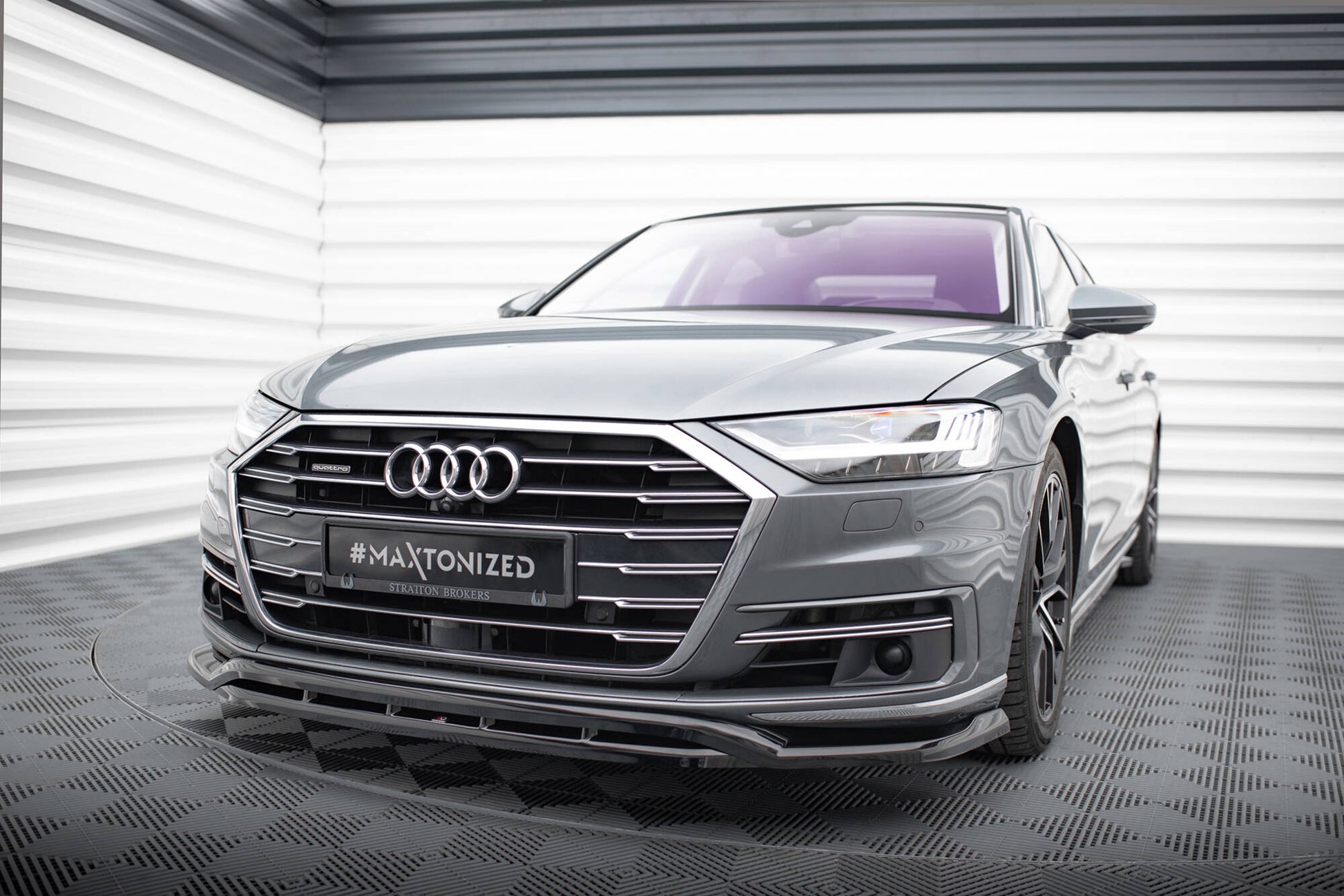 Maxton Front Ansatz für Audi A8 D5 schwarz Hochglanz