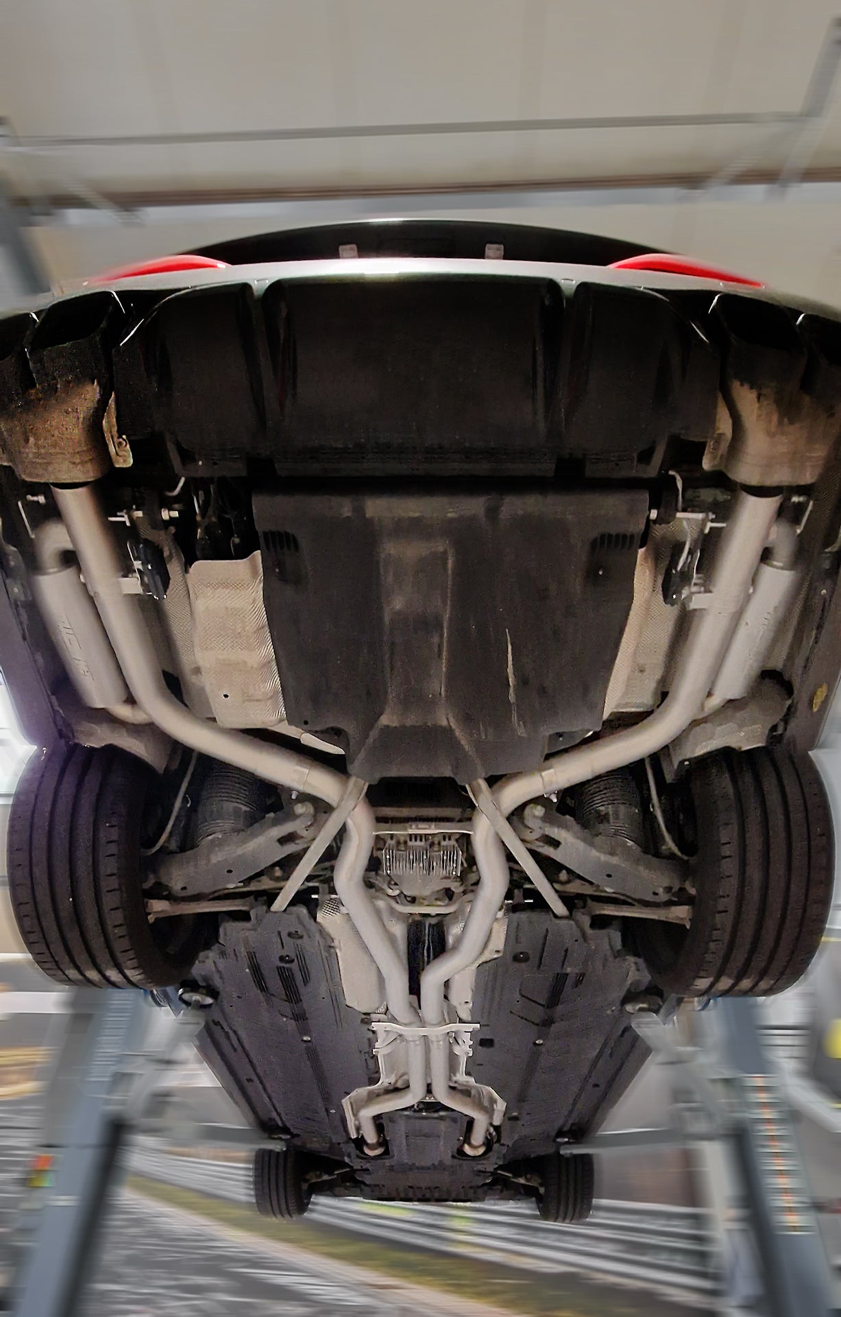 Grail Auspuffanlage Mercedes Benz AMG E63 & E63S 213 T-Modell mit OPF Montage bei Grail