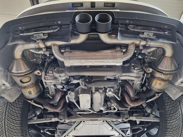 Grail Auspuffanlage Porsche 992 GT3 Edelstahl Endrohre GT3 Montage bei Grail