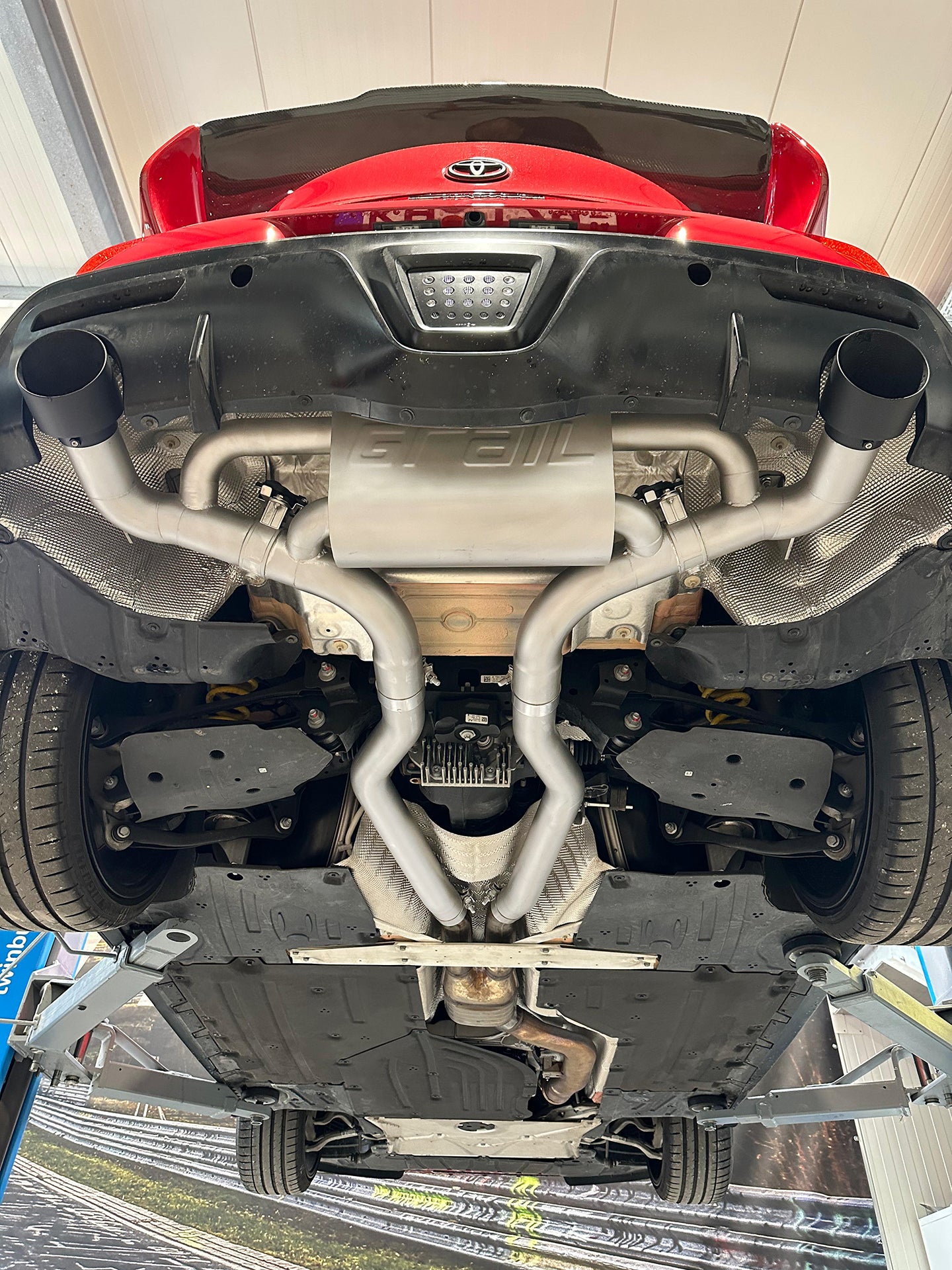 Grail Auspuffanlage Toyota Supra MK5 Edelstahl Endrohre