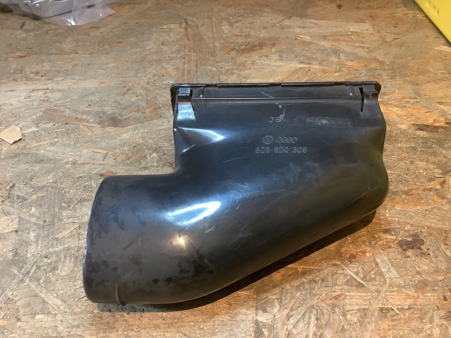 Audi 80/B1Lüftungsdrüse rechts Original Audi VW NEU