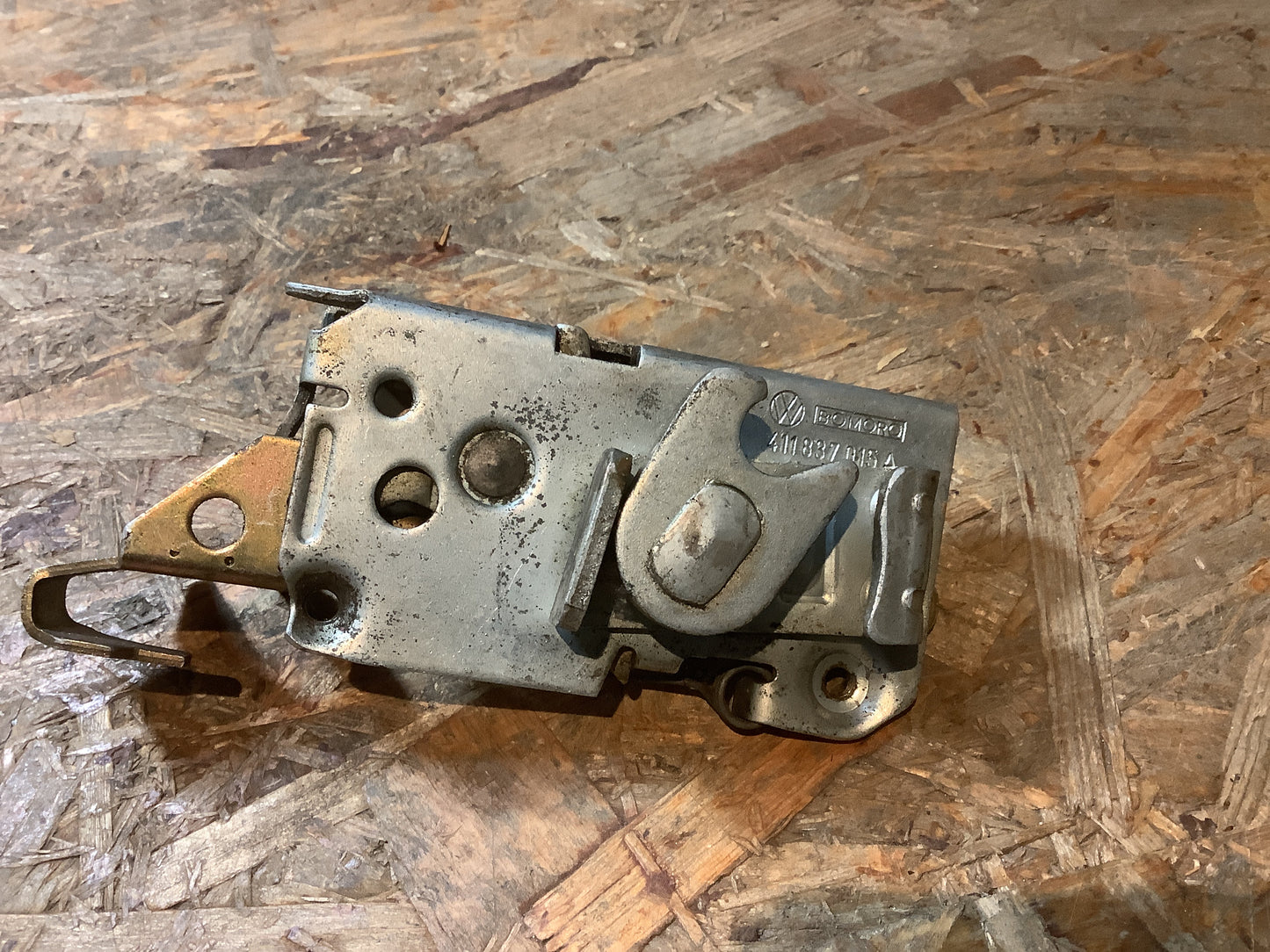 VW Käfer ab 08/67 Türschloss Original VW NEU