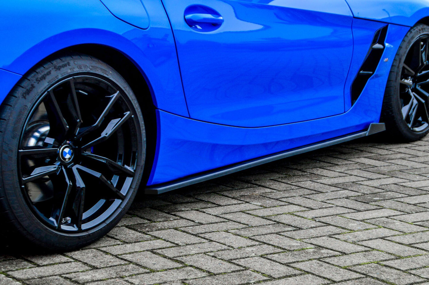 CUP Seitenschwellersatz mit Wing vorne BMW Z4 G29 ab Bj.: 2018- Carbon