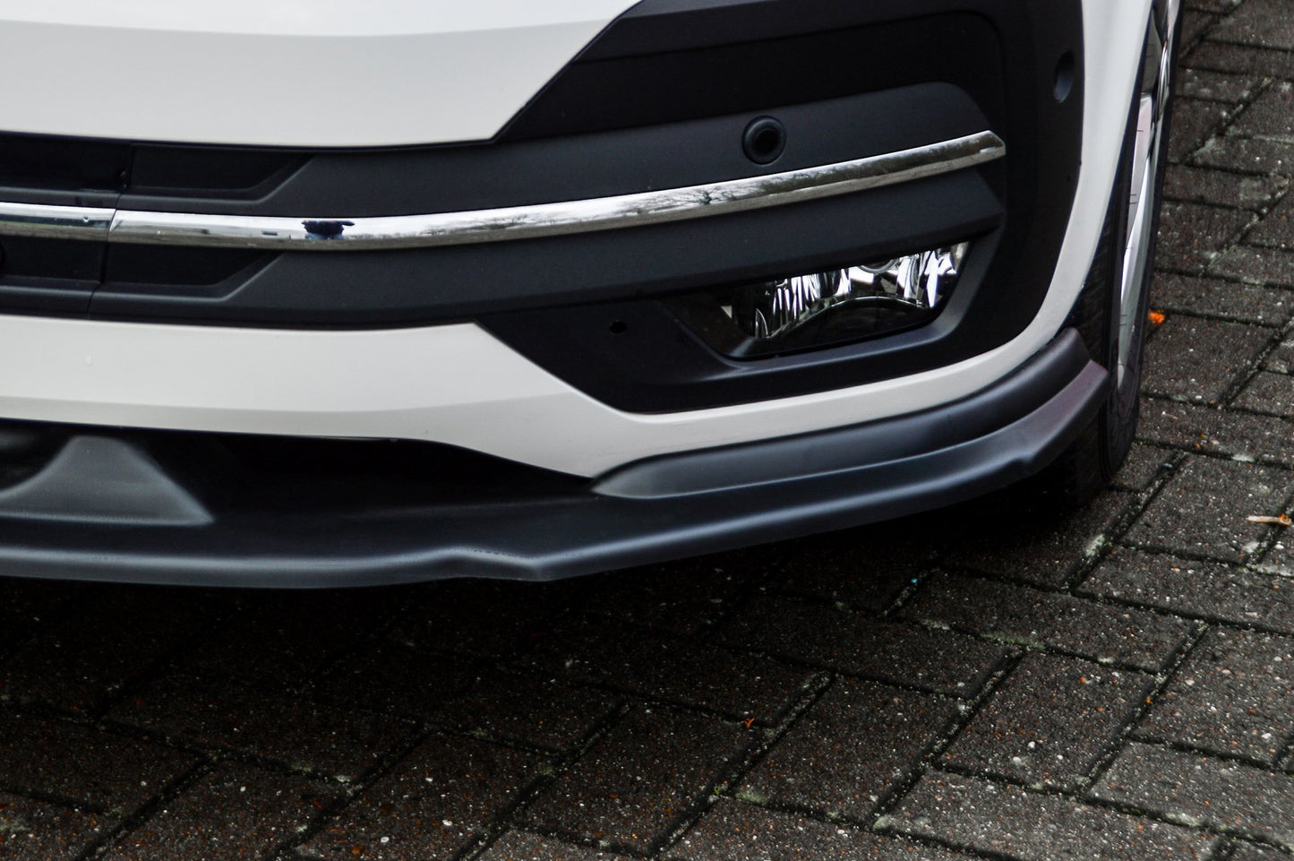 CUP Frontspoilerlippe ABS Volkswagen Bus T6 ab Bj.: 2019- Schwarz Matt