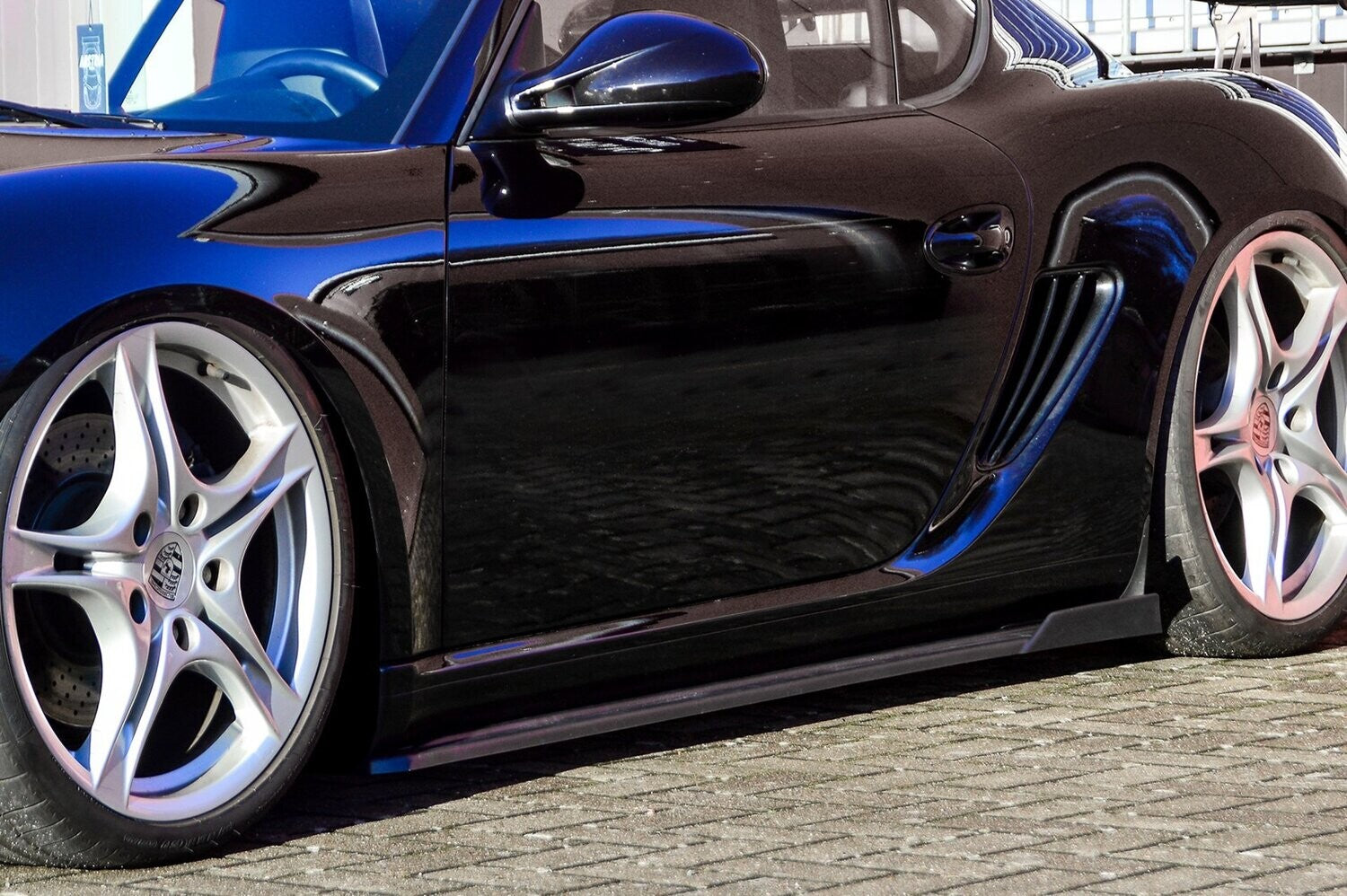 CUP Seitenschwellersatz mit Wing hinten Porsche Boxster 987 Carbon