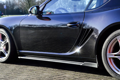 CUP Seitenschwellersatz mit Wing hinten Porsche Boxster 987 Carbon