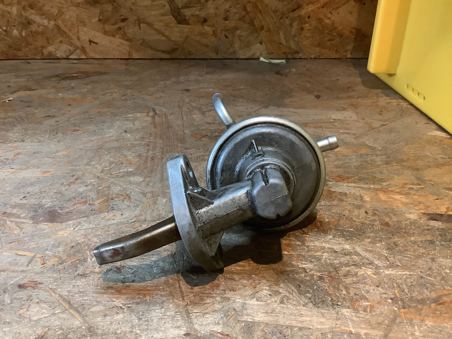 Audi 80 B1/B2/B3/B4, Audi 100 C2/C3 Benzinpumpe Original Pierburg NEU