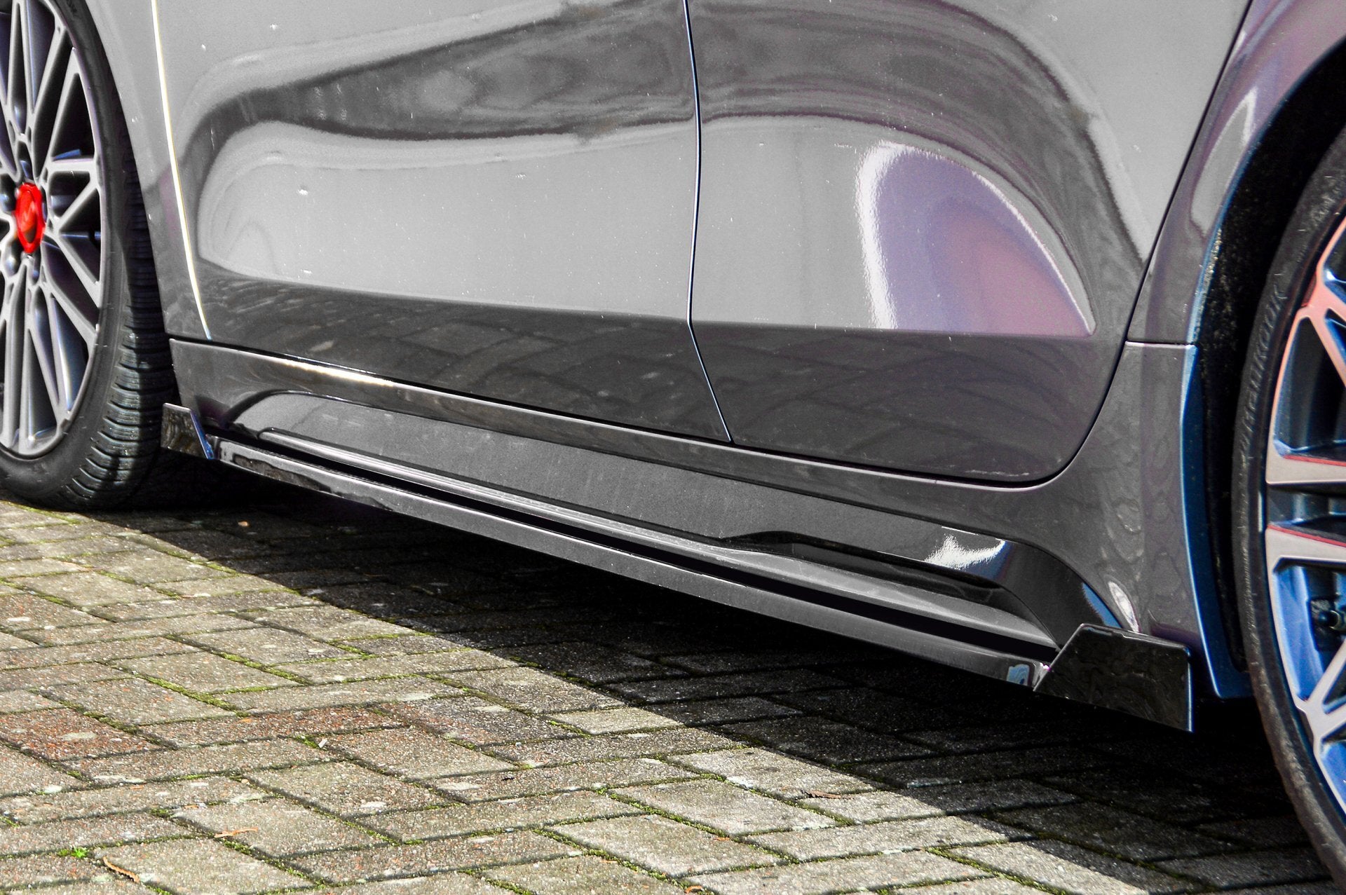 CUP Seitenschwellersatz mit Wing Kia Pro Ceed GT Facelift Schwarz Glanz