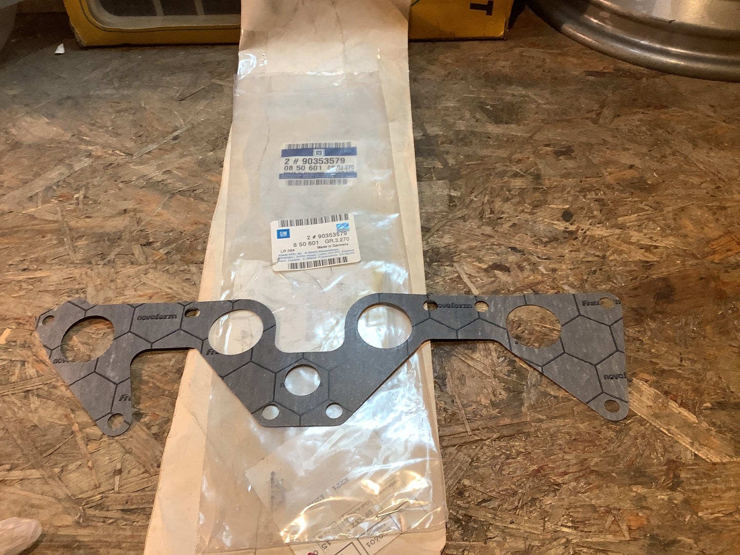 Opel Kadett E, Omega A, Vectra A/B Ansaugkrümmerdichtung Original GM NEU