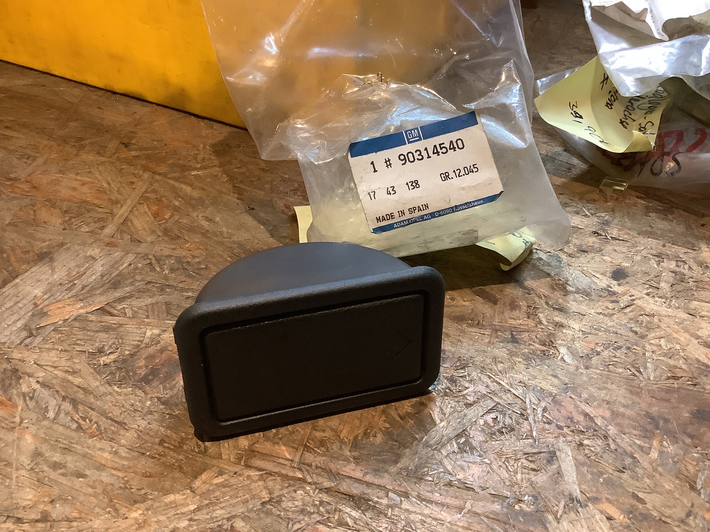 Opel Kadett E Aschenbecher hinten Original GM NEU