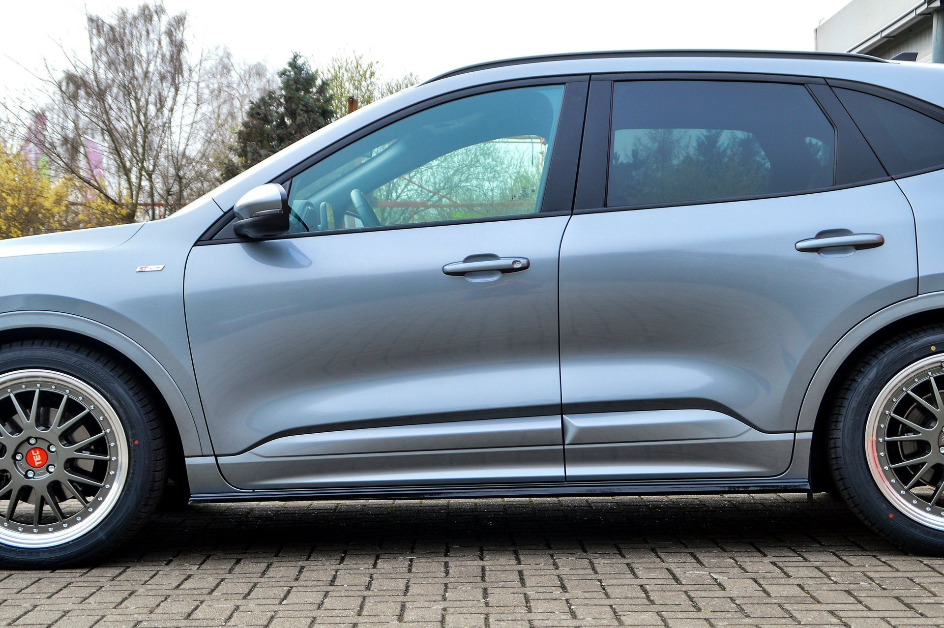 Seitenschwellersatz CUP Ford Kuga 3, Typ DFK ab Bj.: 2019- Carbon