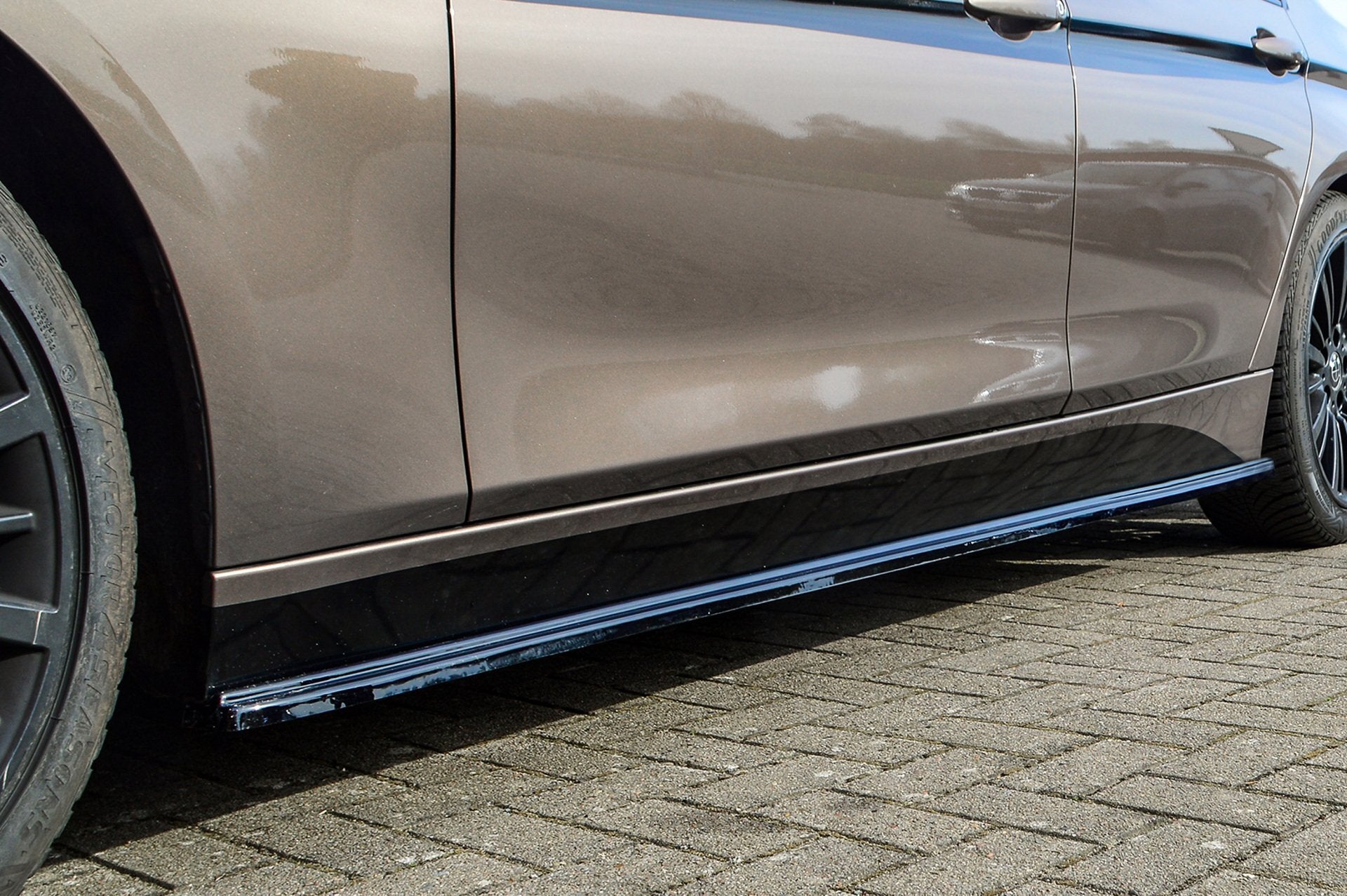 CUP Seitenschweller BMW 3er F30/ F31 Bj.: 2011 - 2015 Schwarz Glanz