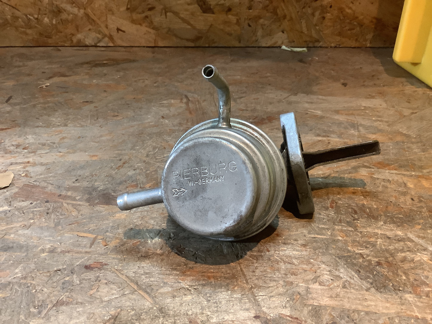 Audi 80 B1/B2/B3/B4, Audi 100 C2/C3 Benzinpumpe Original Pierburg NEU