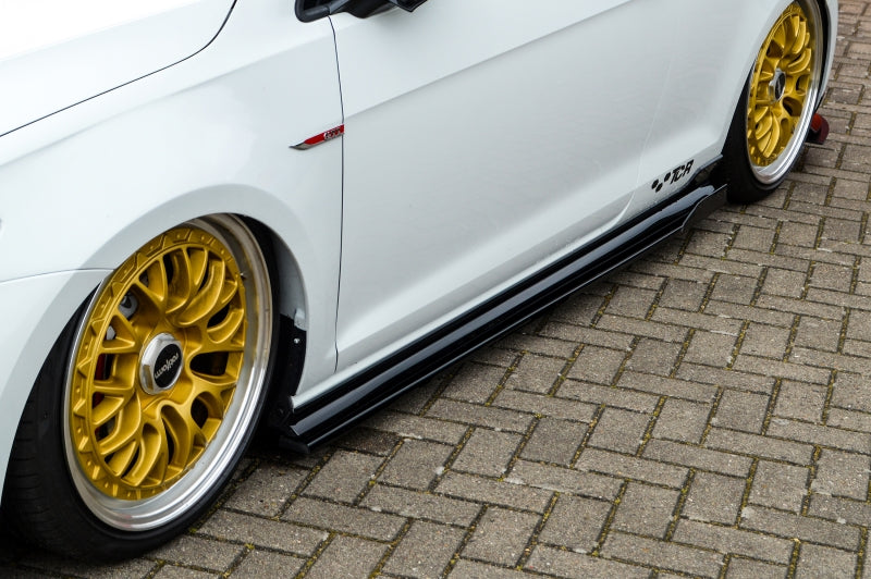 CUP 3 Seitenschweller Volkswagen Golf 7 GTI TCR ab Bj.: 2019- Carbon