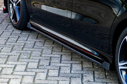 CUP Seitenschwellersatz mit Wing Mercedes Benz CLA X118 Shootingbrake Carbon