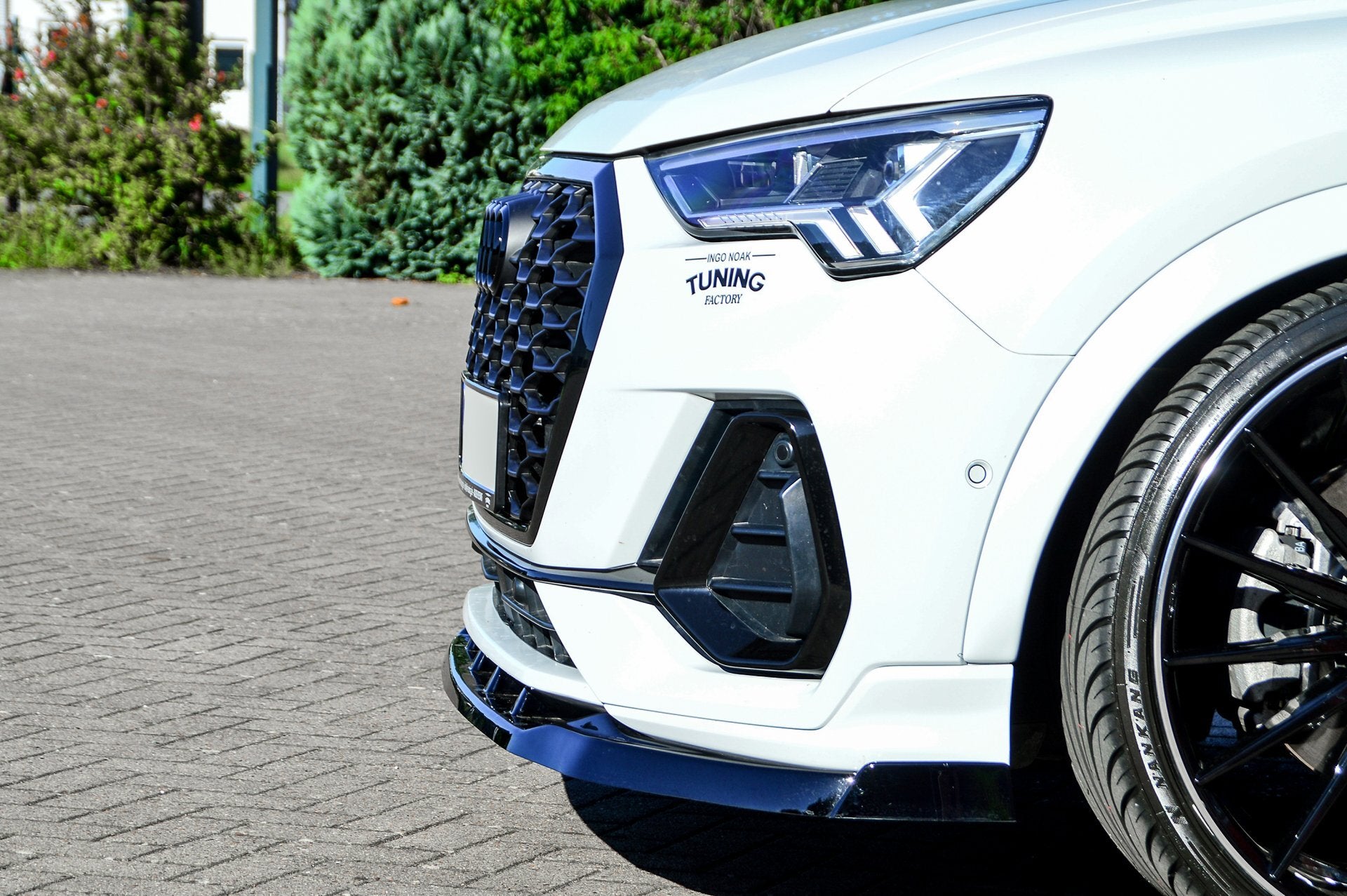 CUP Frontspoilerlippe ABS mit Seitenwing Audi Q3, Typ F3N Schwarz Matt