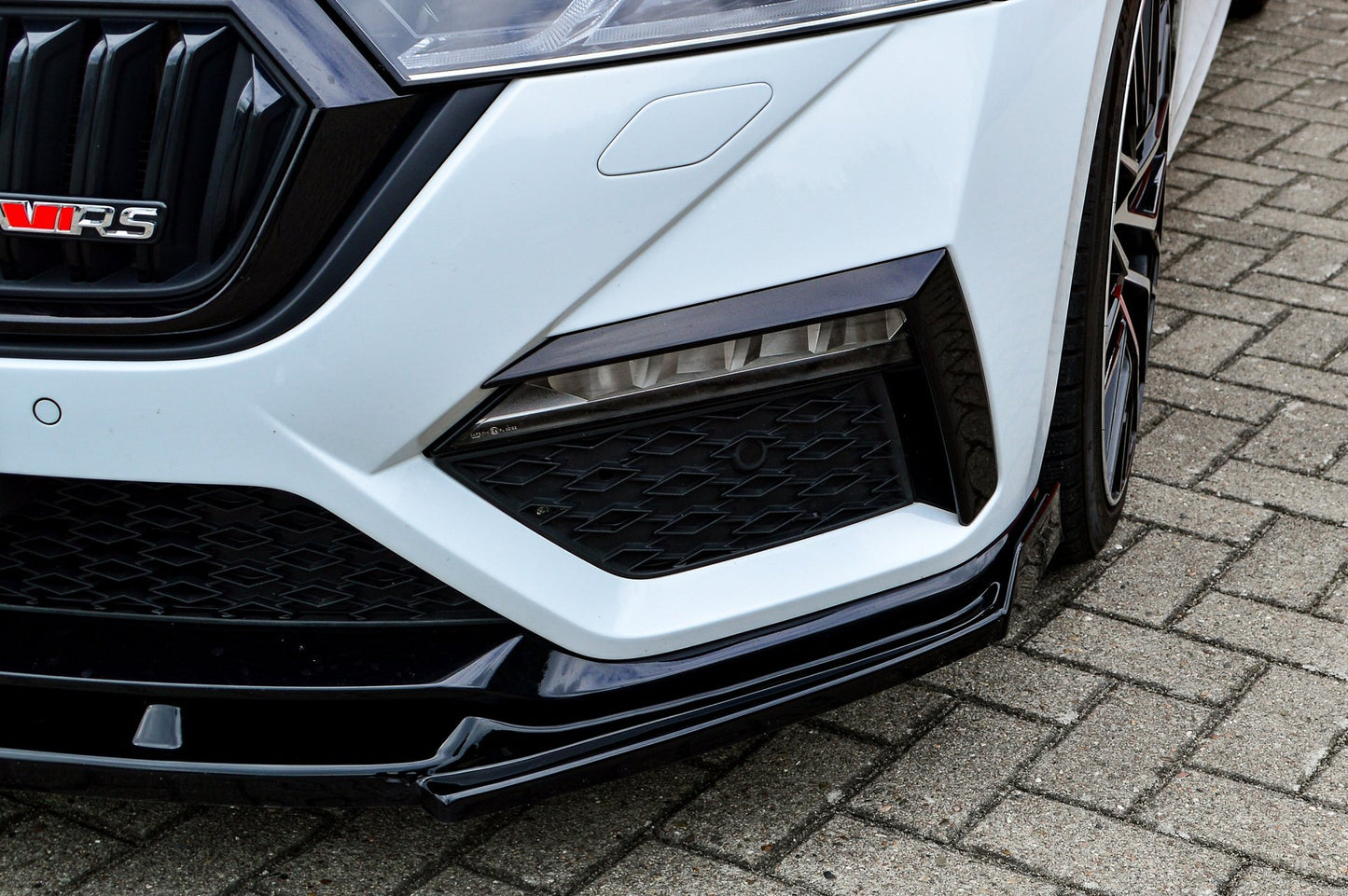 CUP Frontspoilerlippe mit Wing ABS Skoda Octavia RS, NX, Combi Schwarz Matt