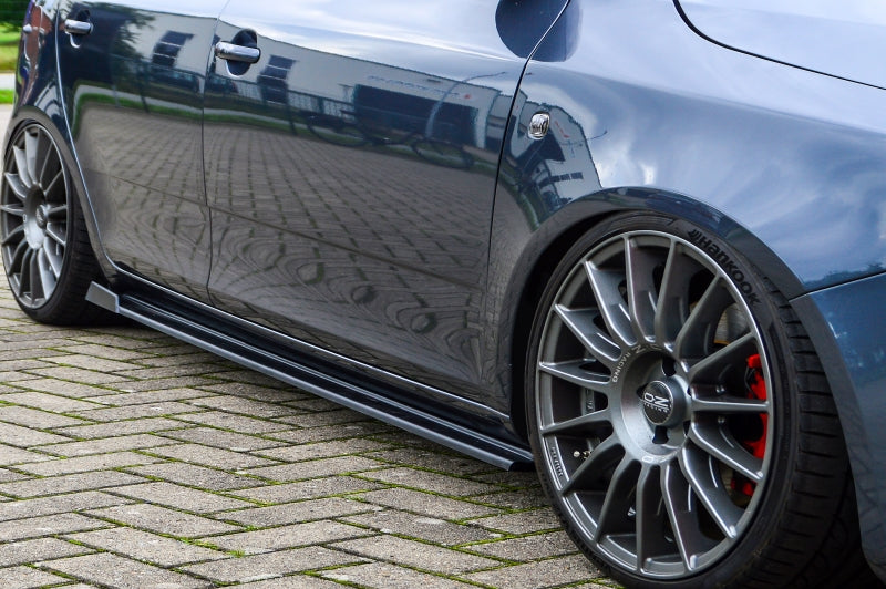 CUP Seitenschwellersatz mit Seitenwing Skoda Fabia RS II 5J Carbon