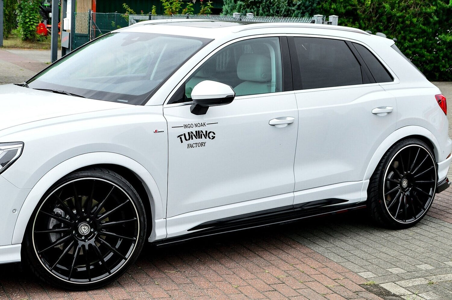 Radlaufverbreiterung Satz Audi Q3, Typ F3 ab Bj.: 2018- Schwarz Glanz