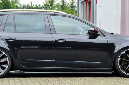CUP Seitenschwellersatz mit Seitenwing Skoda Octavia RS 5E Schwarz Matt