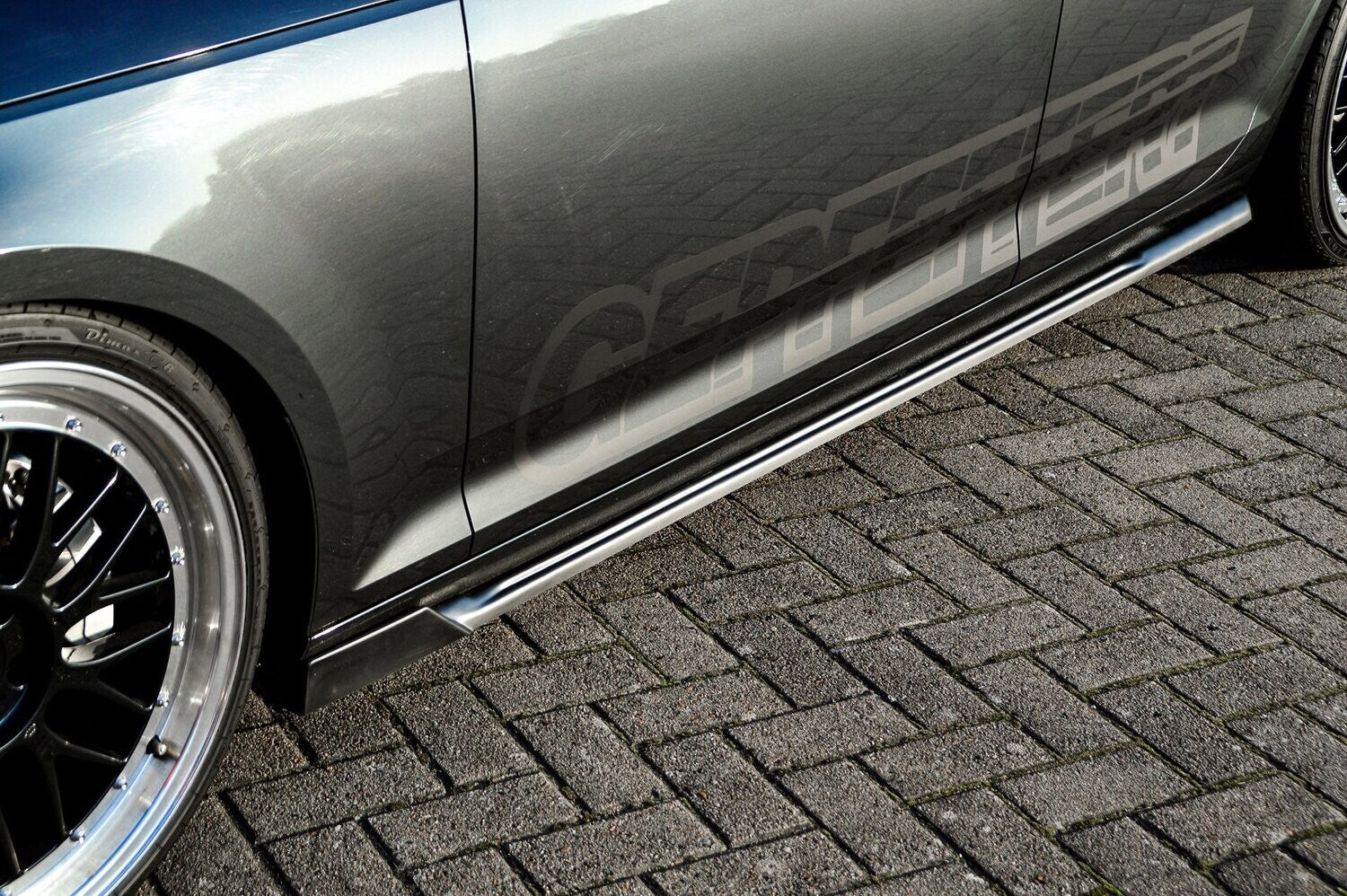 Seitenschwellersatz mit Wing Audi A4 B9 Bj.:2015-2019 Schwarz Matt