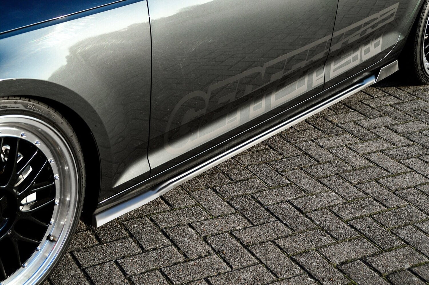 Seitenschwellersatz mit Wing Audi A4 B9 Bj.:2015-2019 Schwarz Matt