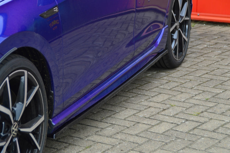 CUP Seitenschweller Volkswagen Golf 8 R ( CD1) ab Bj.: 2020- Carbon