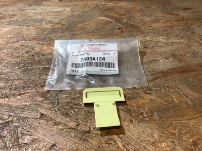 Mitsubishi L200 Clip, Tropfenleiste Original Mitsubishi NEU