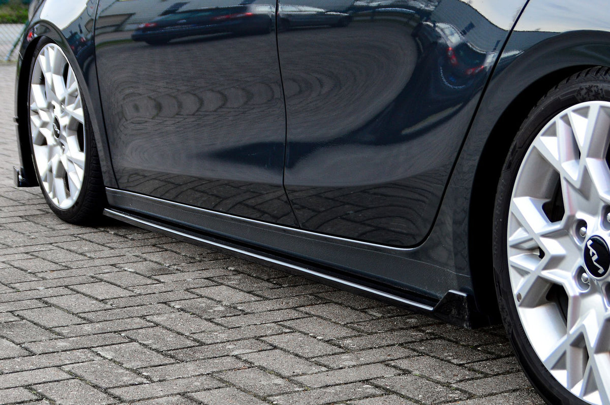 CUP Seitenschwellersatz mit Wing hinten Kia Ceed CD Bj.:2021- Carbon
