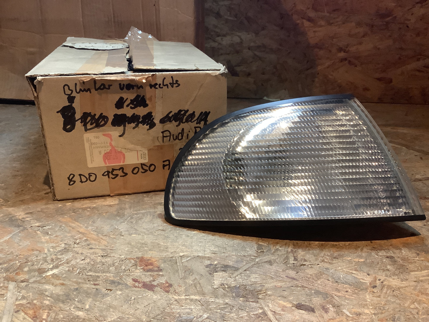 Audi A4 Blinker vorn rechts Original Genuine Parts NEU