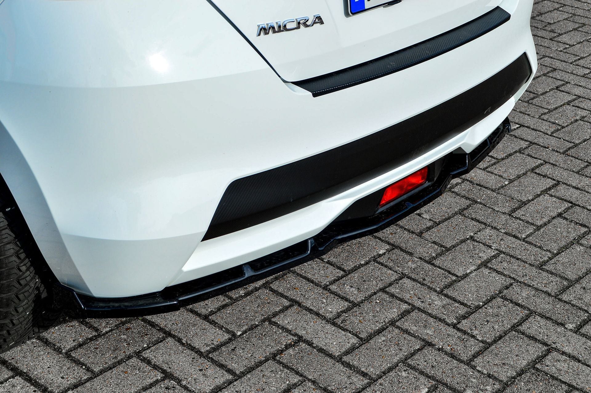 CUP Heckansatz ABS mit Seitenwing Nissan Micra K14 Bj.:2017-2022 Schwarz Matt