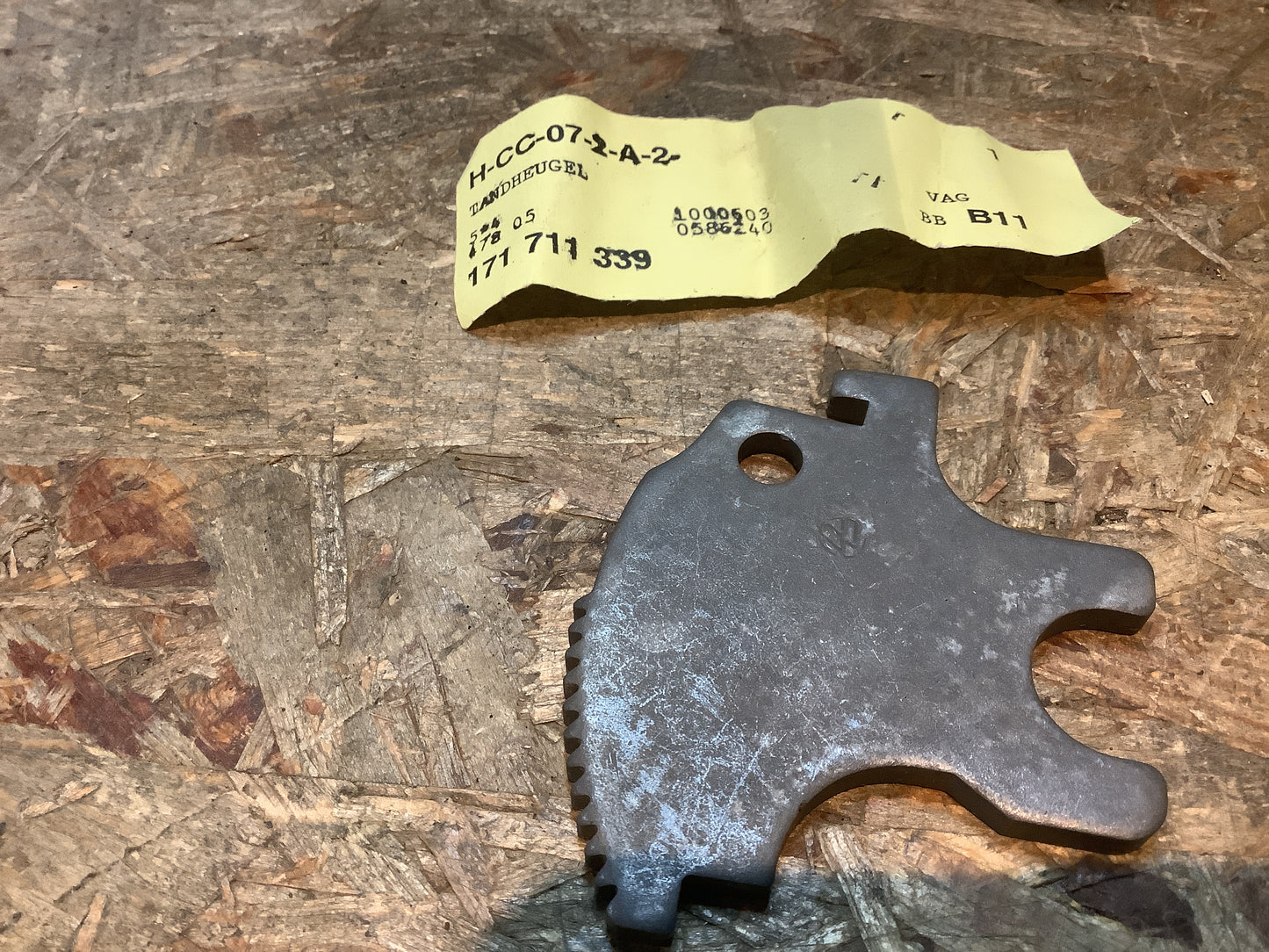 Verschiedene Modelle von 8/72-12/95 Zahnbogen Handbremse Original VW NEU