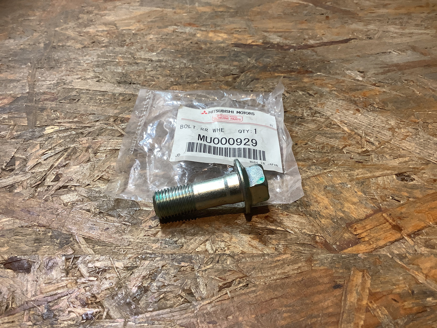 Mitsubishi Pajero V98W, Bj. 06-08; Mitsubishi Montero V98W, Bj. 06-08 Schraube, hintere Radnabe Original Mitsubishi NEU