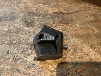 Opel Kadett D Motorhalter vorne links Original Opel NEU