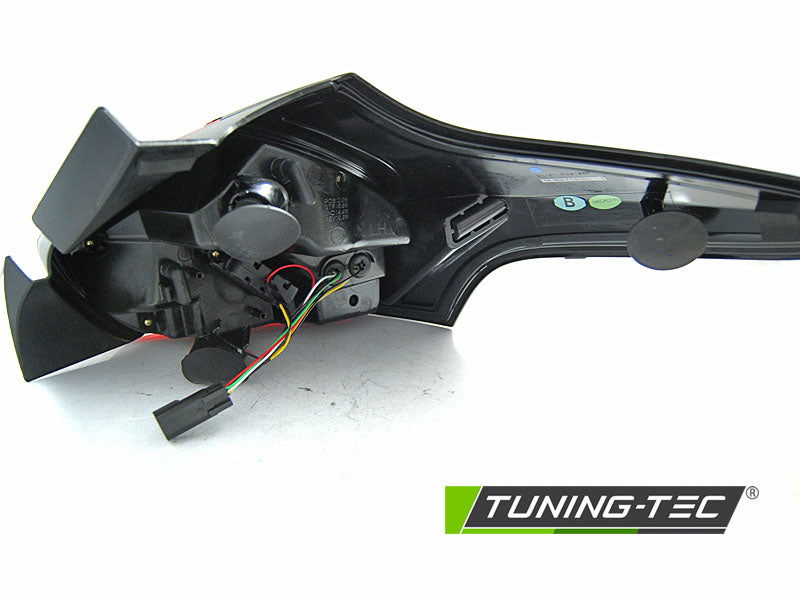 Tuning-Tec Voll LED Lightbar Rückleuchten für Ford Focus MK3 15-18 schwarz/rot mit dynamischem Blinker